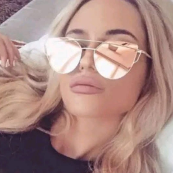 Pink Mirrored Gold Frame Retro Cat Eye Sunnies - Picture 5 of 5